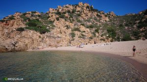 La Spiaggia di Li Cossi, Costa Paradiso