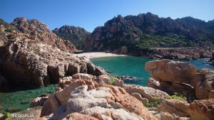 La Spiaggia di Li Cossi, Costa Paradiso