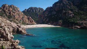La Spiaggia di Li Cossi, Costa Paradiso
