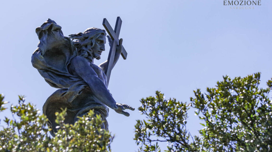 Emozione Sardegna, Statua del Redentore a Nuoro
