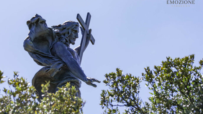 Emozione Sardegna, Statua del Redentore a Nuoro