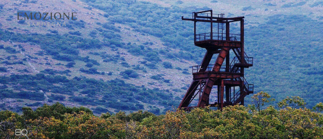 Emozione Sardegna, ingresso di un pozzo di estrazione presso le miniere di Montevecchio